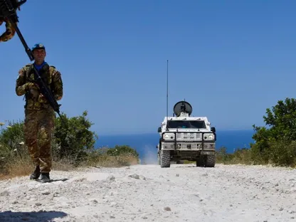 قوات تابعة لـ"اليونيفيل" في الخط الأزرق الفاصل بين لبنان وإسرائيل - UNIFIL