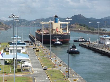 عبور سفينة بضائع في قناة بنما. 19 أبريل 2023 - REUTERS