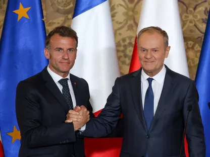 لتعزيز "الردع الأوروبي ضد روسيا".. فرنسا وبولندا تبحثان إجراء مناورات نووية