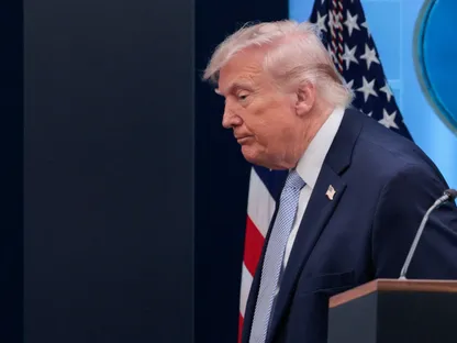 ترمب يهاجم "وول ستريت جورنال" بسبب تقرير عن إيران.. ما القصة؟