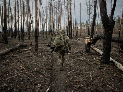 جندي أوكراني في غابة على مقربة من خطوط المواجهة مع القوات الروسية- فبراير 2024 - "نيويورك تايمز"