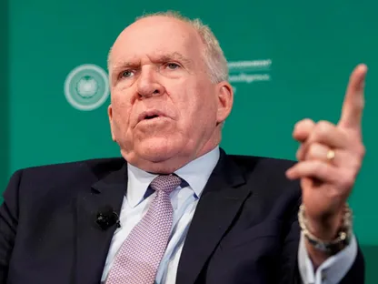 مدير CIA السابق يقاضي إدارة ترمب ويطالب بحفظ سجلات التحقيق