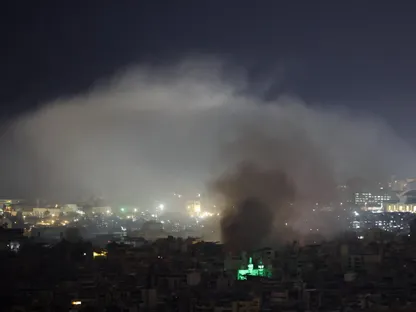 غارات إسرائيلية عنيفة على جنوب لبنان.. و"حزب الله" يستهدف 3 قواعد استراتيجية