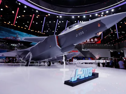 لمنافسة F-35 الأميركية.. هل تتجه الصين لإنتاج مقاتلة J-20 بأعداد هائلة؟