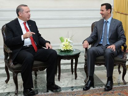 تركيا تعد "خارطة طريق" للقاء أردوغان والأسد.. ومبادرة عراقية لإنهاء الخلاف