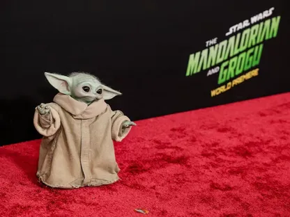 ديزني تستعين بشخصية خيالية من أفلام Star Wars لجذب المشاهدين