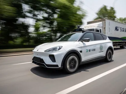 خلل تقني يعطل 100 سيارة ذاتية القيادة ويسبب شللاً مرورياً