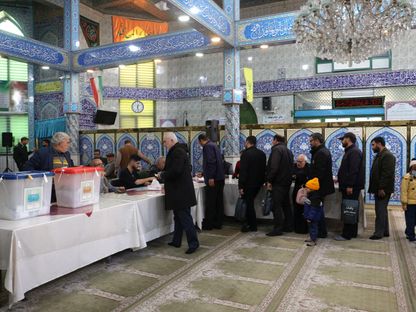إيرانيون يدلون بأصواتهم في الانتخابات التشريعية. 01 مارس 2024 - Reuters