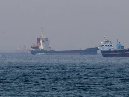 كيف تجاوزت 34 ناقلة نفط مرتبطة بإيران الحصار الأميركي في مضيق هرمز؟