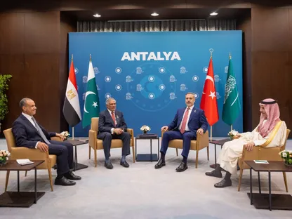 تطورات إيران محور مباحثات سعودية مصرية تركية باكستانية في أنطاليا