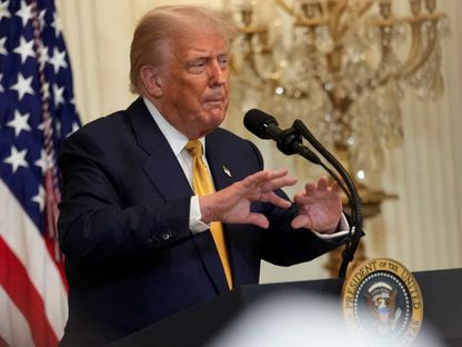 الرئيس الأميركي دونالد ترمب يتحدث أثناء استضافته عشاءً مع أعضاء جمهوريين من الكونجرس في القاعة الشرقية للبيت الأبيض في واشنطن العاصمة، الولايات المتحدة. 22 يوليو 2025 - Reuters
