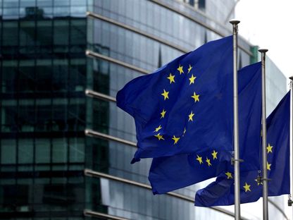 الأعلام الأوروبية خارج مقر المفوضية الأوروبية في بروكسل. 20 سبتمبر 2023 - Reuters