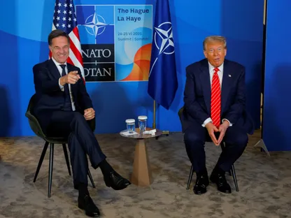 قمة لاهاي.. قادة "الناتو" يتجهون لدعم هدف ترمب لزيادة الإنفاق الدفاعي