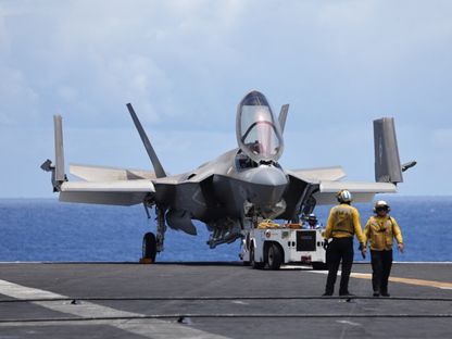 طائرة مقاتلة من طراز F-35 على متن حاملة الطائرات يو إس إس كارل فينسون خلال تدريبات عسكرية في الولايات المتحدة. 19 يوليو 2024 - Reuters