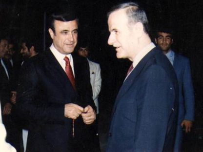 الرئيس حافظ الأسد وشقيقه العقيد رفعت - المجلة