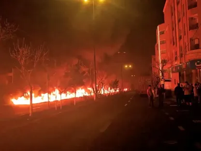 تقرير: كبار مساعدي ترمب يعتبرون ضرب بنية إيران التحتية "هدفاً مشروعاً"