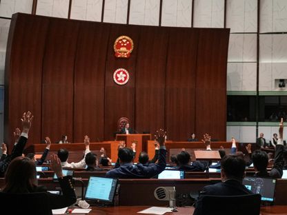 مشرعون يصوتون على مشروع قانون حماية الأمن القومي في برلمان هونج كونج. 19 مارس 2024 - REUTERS
