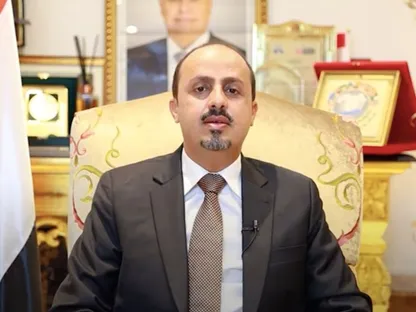 الإرياني: "فجر اليمن" تهدف لاستعادة الدولة.. والهجوم على صنعاء يؤكد اتساع العمليات