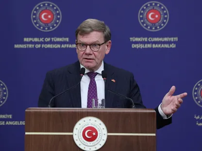 وزير الخارجية الألماني يوهان فاديبول يتحدث خلال مؤتمر صحافي مشترك مع نظيره التركي هاكان فيدان في أنقرة. 17 أكتوبر 2025 - REUTERS