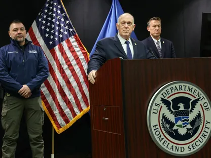 أميركا.. قيصر الحدود يعلن خطة تقليص الوجود الأمني بولاية مينيسوتا