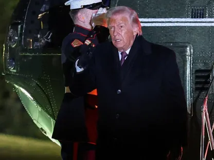 ترمب يلمح إلى تفعيل المادة الخامسة من ميثاق الناتو ضد المهاجرين على حدود المكسيك