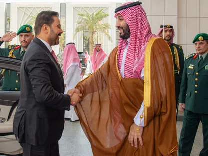 ولي العهد السعودي ورئيس الوزراء العراقي يبحثان تعزيز أمن واستقرار المنطقة
