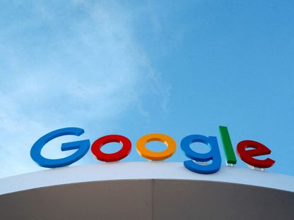 شعار جوجل يظهر في معرض CES 2024 السنوي للإلكترونيات الاستهلاكية في لاس فيجاس بالولايات المتحدة. 10 يناير 2024 - Reuters