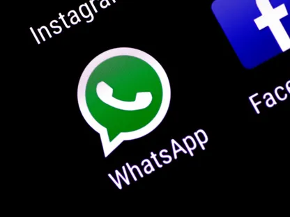 "واتساب" يسهل "الرقابة الأبوية" عبر آيفون.. تعرف على الخطوات