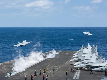 تحقيقات: الحملة الأميركية ضد الحوثيين تسببت بسلسلة حوادث بحرية مكلفة