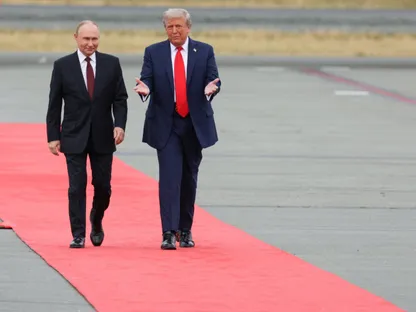 إهمال "خطير".. العثور على تفاصيل قمة ترمب وبوتين في فندق بألاسكا