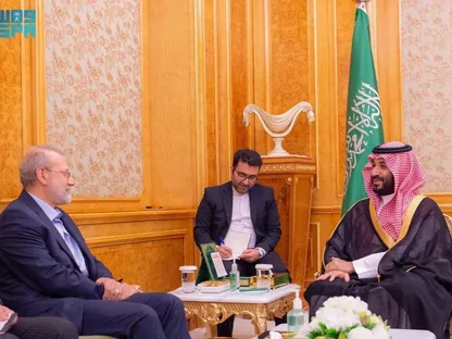 ولي العهد السعودي يستقبل أمين المجلس الأعلى للأمن القومي الإيراني