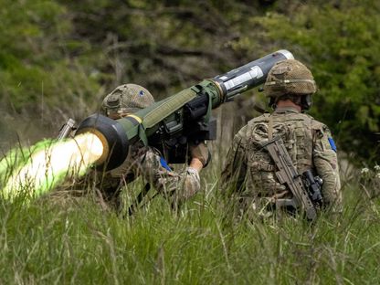 "قاتل الدبابات".. بريطانيا تختبر نسخة جديدة من منظومة Javelin الصاروخية