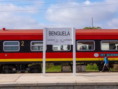 قطار في محطة للسكك الحديدية بمقاطعة بنجيلا غربي أنجولا. 9 يوليو 2018 - AFP