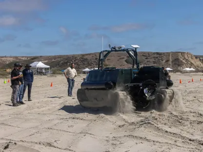 البحرية الأميركية تختبر مسيرة برمائية جديدة للعمل في بيئات قاسية