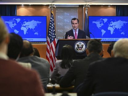 المتحدث باسم وزارة الخارجية الأميركية ماثيو ميلر يتحدث إلى الصحافيين خلال مؤتمر صحافي بوزارة الخارجية في واشنطن. 21 فبراير 2024 - AFP