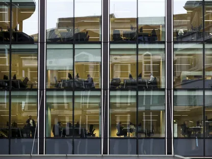 الوظائف المهددة من الذكاء الاصطناعي "تزدهر ولا تختفي"