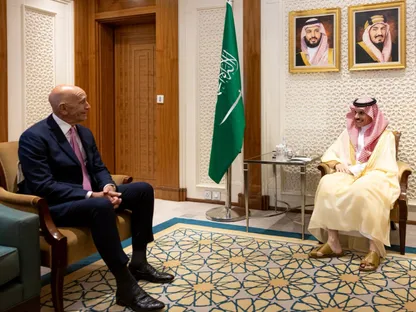 وزير الخارجية السعودي يبحث مستجدات الأوضاع في سوريا مع المبعوث الأميركي توم باراك