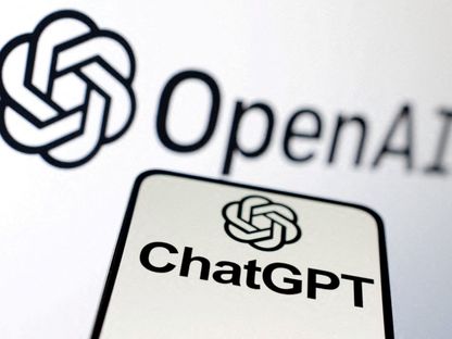 صورة توضيحية تظهر شعاري شركة OpenAI المالكة لتطبيق ChatGPT للذكاء الاصطناعي. 3 فبراير 2023 - REUTERS