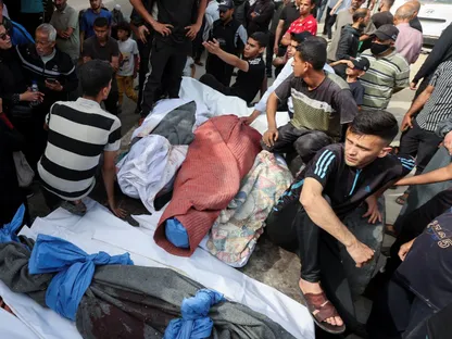 إسرائيل توسع عملياتها العسكرية في غزة بغارات مكثفة.. وواشنطن: نبحث خيارات إنهاء الحرب