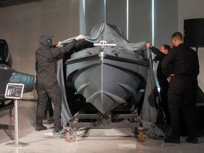 مسيرة بحرية من طراز V7 أثناء عرضها في مكان غير معلن في أوكرانيا. مايو 2025 - Reuters