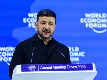 الرئيس الأوكراني فولوديمير زيلينسكي خلال كلمة أمام المنتدى الاقتصادي العالمي في منتجع دافوس السويسري. 22 يناير 2026 - REUTERS