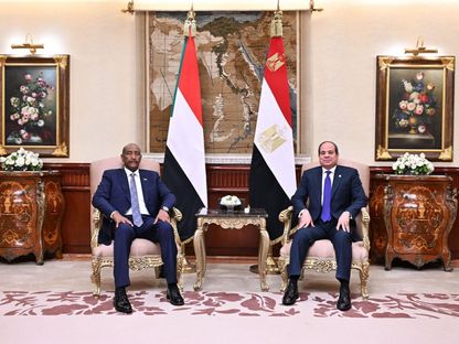 السيسي يبحث مع البرهان الوضع في السودان وعدداً من القضايا الإقليمية