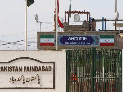 بوابة مغلقة لمركز حدودي بين باكستان وإيران. 25 فبراير 2020 - Reuters