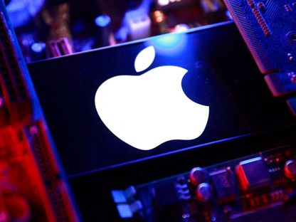 أبل تخطط لاستخدام Gemini من جوجل لتحسين قدرات Siri