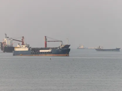 ملايين البراميل من النفط الإيراني عالقة في البحر بعد إلغاء الإعفاء الأميركي