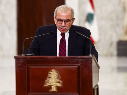 رئيس الوزراء اللبناني نواف سلام يتحدث إلى الصحافة بعد تشكيل الحكومة الجديدة في القصر الرئاسي في بعبدا- 8 فبراير 2025 - Reuters