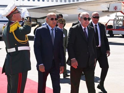 الجزائر وموريتانيا تفتتحان معبراً حدودياً وتطلقان مشروعاً لتعزيز التجارة