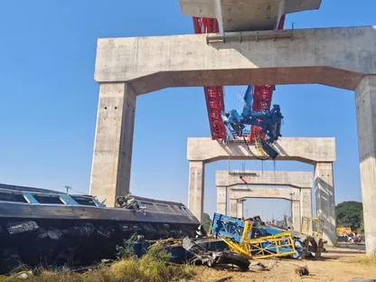 تايلندا.. ضحايا ومصابون بعد سقوط رافعة بناء على قطار ركاب