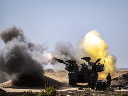 قوات مدفعية إسرائيلية متمركزة على حدود رفح تشن هجوماً على جنوب قطاع غزة. 8 مايو 2024 - AFP