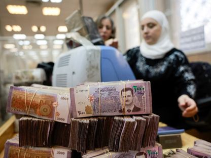 رفع العقوبات عن سوريا.. "طريق طويل" نحو التعافي